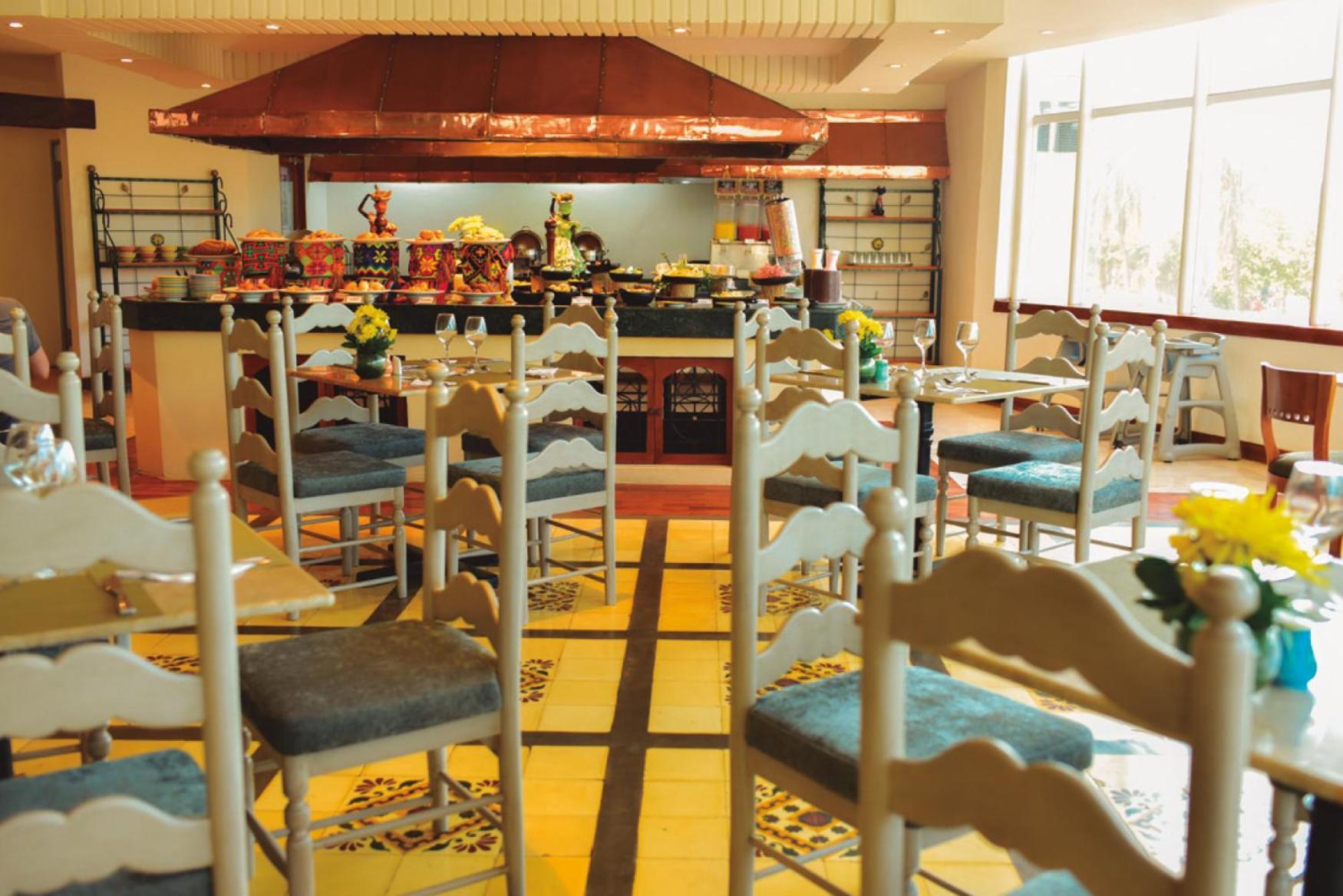 โรงแรมอัลมิรันเต การ์ตาเจนา Cartagena ภายนอก รูปภาพ The restaurant at the hotel